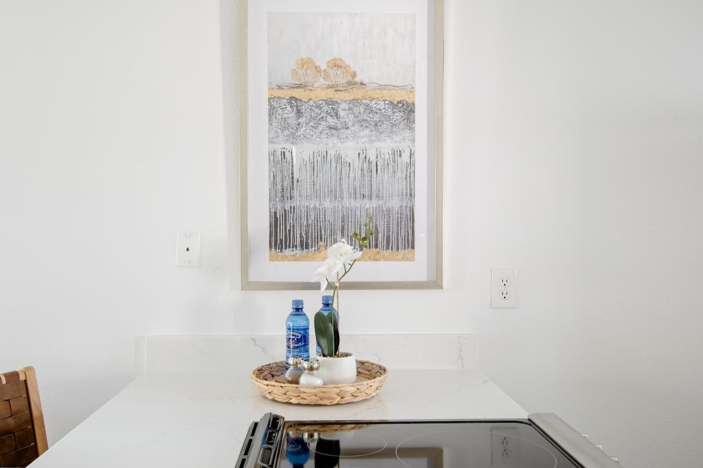 Walk Everywhere! 1-Bedroom Gem In Downtown Hub Нью-Порт-Річі Екстер'єр фото