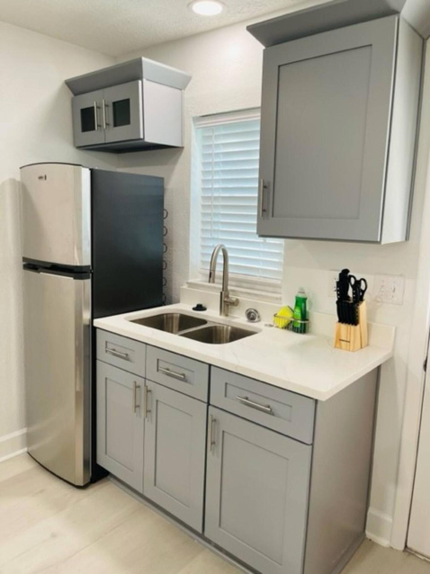 Walk Everywhere! 1-Bedroom Gem In Downtown Hub Нью-Порт-Річі Екстер'єр фото