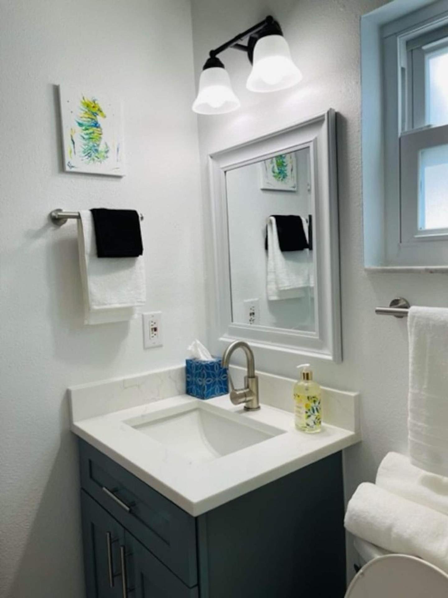 Walk Everywhere! 1-Bedroom Gem In Downtown Hub Нью-Порт-Річі Екстер'єр фото